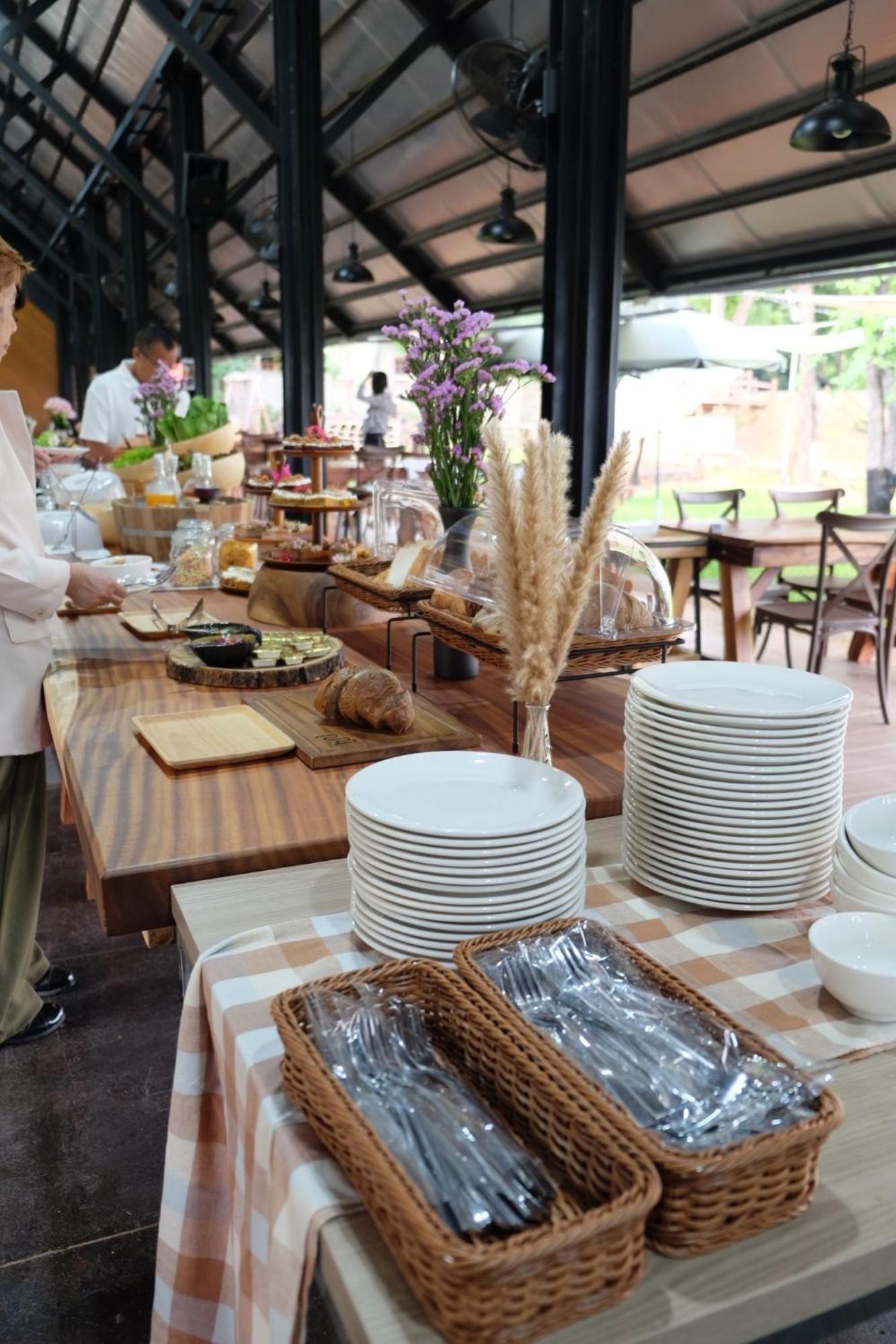 Punn Hotel Korat Nakhonratchasima Buitenkant foto